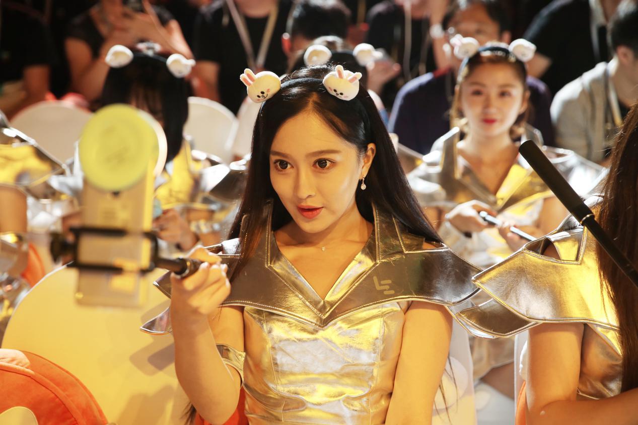 百名校花驾到，乐Pro3发布会堪比选美