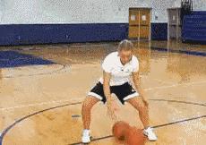 篮球胯下运球教学女生,篮球过人招式教学欧文胯下运球