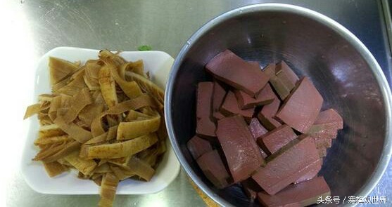 不辣的毛血旺的制作教程,在家也能做的毛血旺简单又下饭