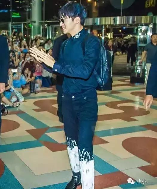 实用折叠双肩包,实用休闲多功能轻巧的双肩包