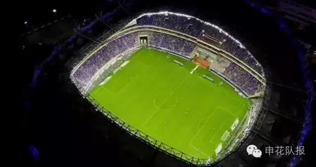魔都足球场,魔都虹口足球场最美地铁口