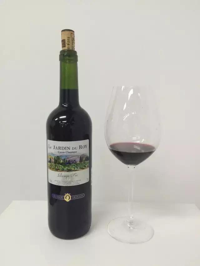 想买红酒买什么好喝又实惠,买红酒都有什么套路的方法