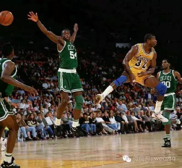 [传球]据说会纳什这一绝技的，都是野球场上的助攻大师