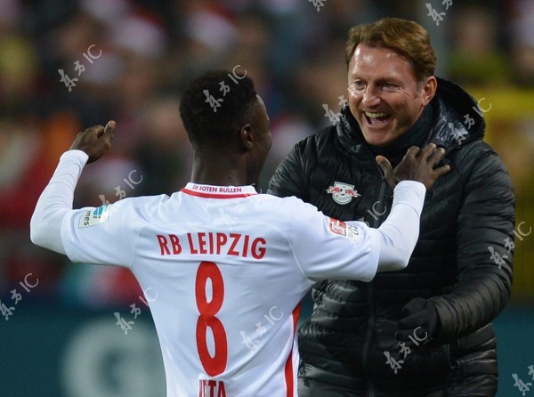 德甲第15轮沙尔克1-1战平弗赖堡,德国杯拜仁1-2遭弗赖堡绝杀出局