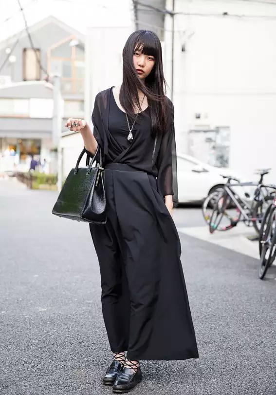 韩系休闲风简约好驾驭的早春穿搭,韩系风街拍穿搭