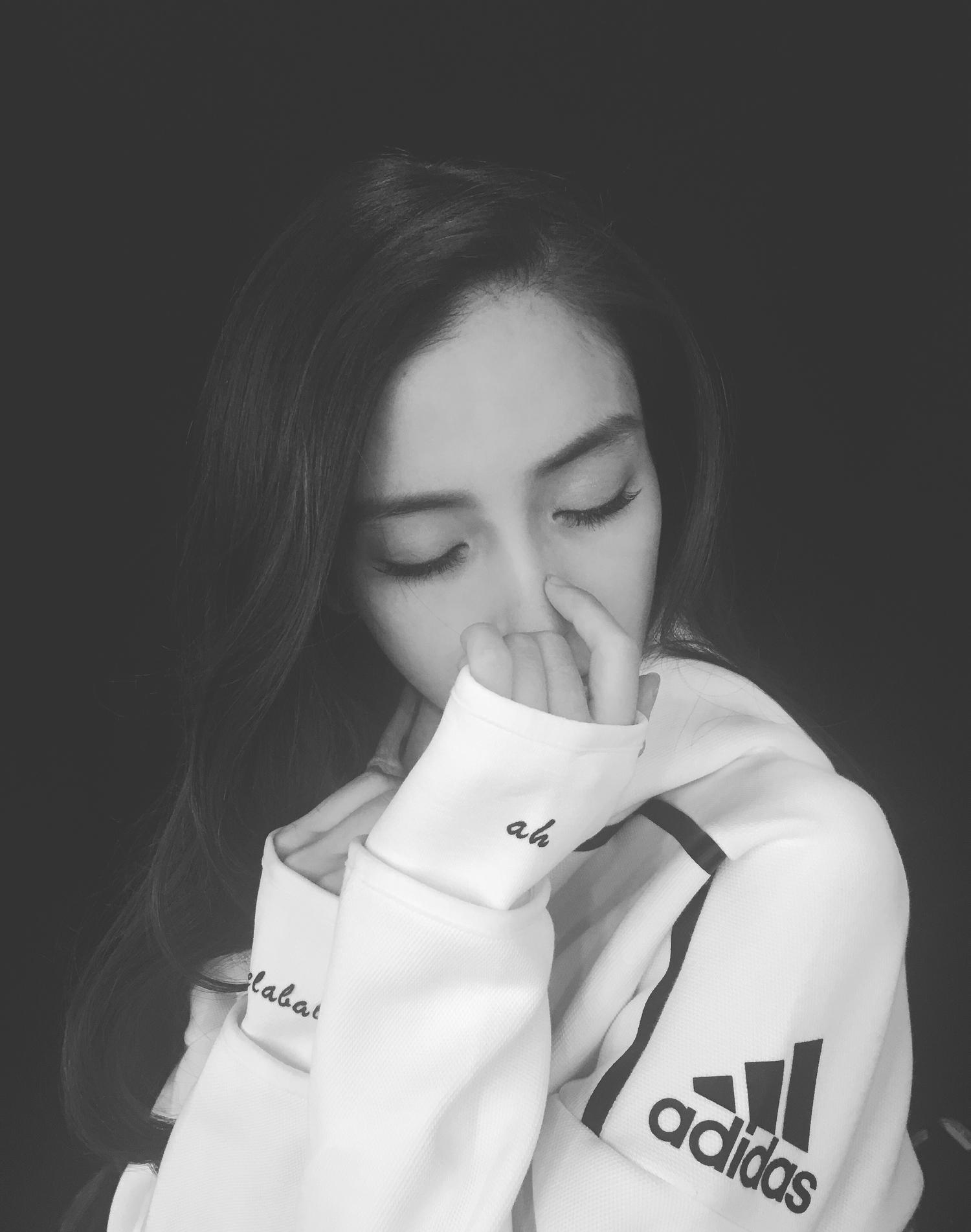 明星穿什么｜Baby背爆款万元大牌包，范冰冰外套6百块