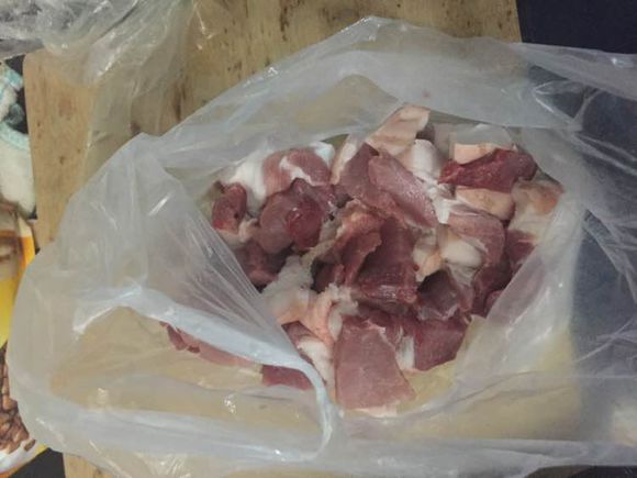 下班回家捡到小动物带回家养,捡到流浪狗不想养怎么处理