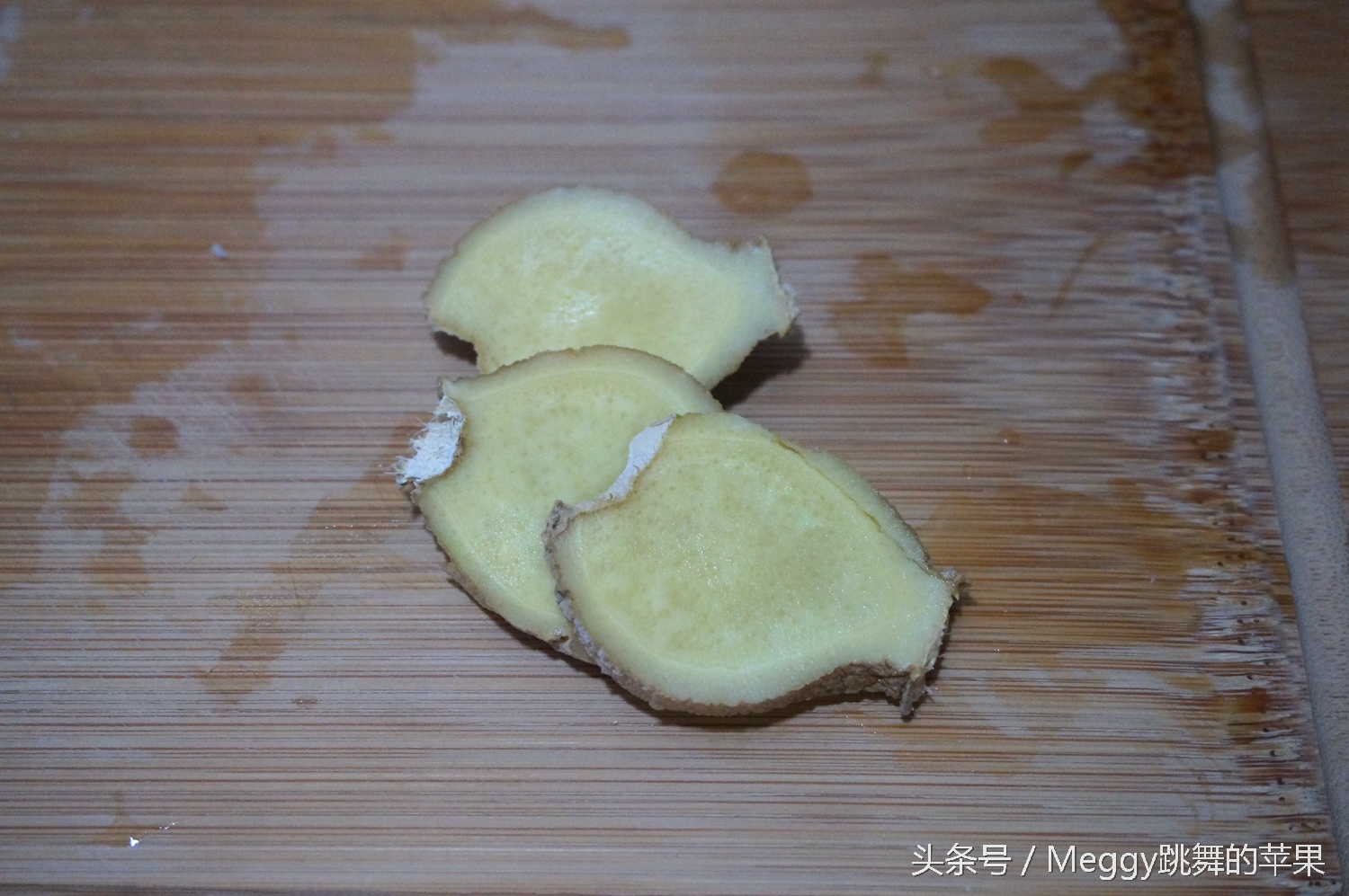 排骨汤里加蔬之鲜,排骨汤这样做全家人爱喝