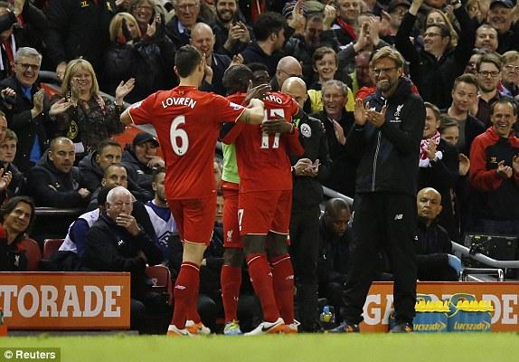 tifo上海申花,苏宁球迷骂申花