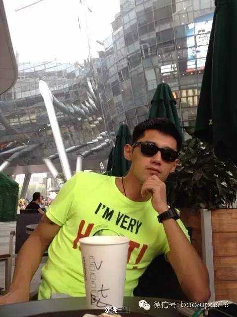 喜欢荧光绿的鞋子,张继科为什么喜欢小蓝鞋