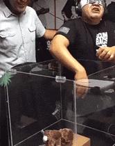 到底还是美女受欢迎！