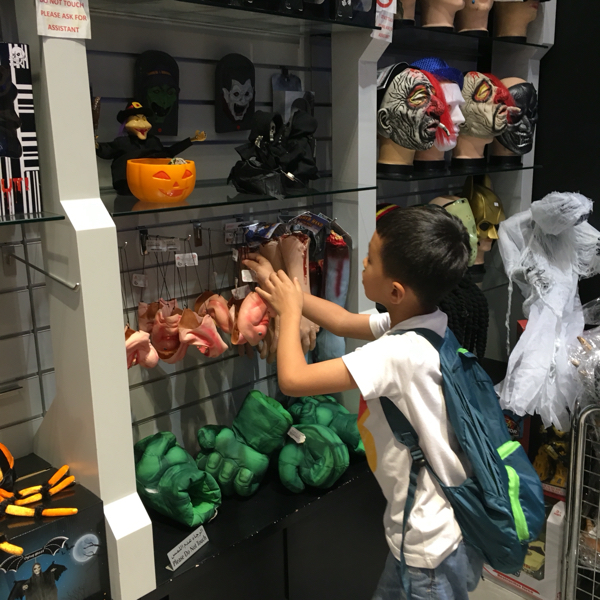 家记忆|迪拜MALL在孩子眼里的豪华：一望无际的玩具世界啊