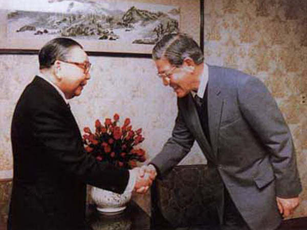 海峡观察丨国民*党**账户被封*进党民**生日礼物