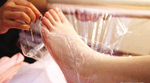 脚部干裂怎么治疗最好,脚部干裂疼痛有什么办法