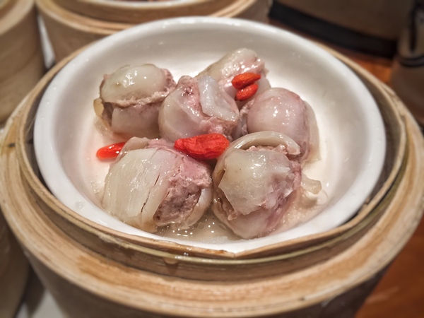 石锅鱼好处,原生态石锅鱼美味