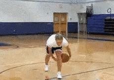 篮球胯下运球教学女生,篮球过人招式教学欧文胯下运球