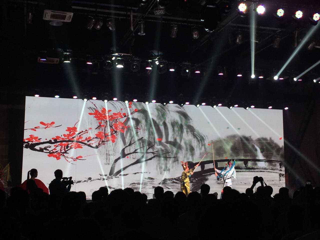 比C-RV更长，和汉兰达配置一样好，新车国产后售价却降6万！