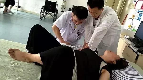 这只被车子压得“稀烂”的手是如何被修补起来的