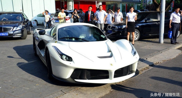 力帆公子39岁任董事长，3亿玩足球，百万宝马，奔驰直接视破车