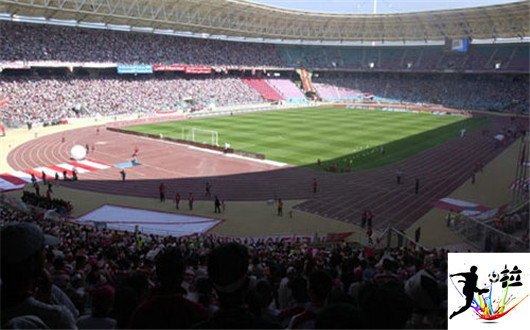 非洲足球场一览，看后很纳闷儿，人家怎么能出球星呢