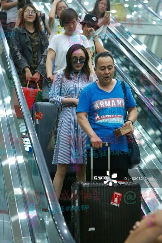 杨幂的发际线是怎么恢复的,杨幂发际线秃到后脑勺了