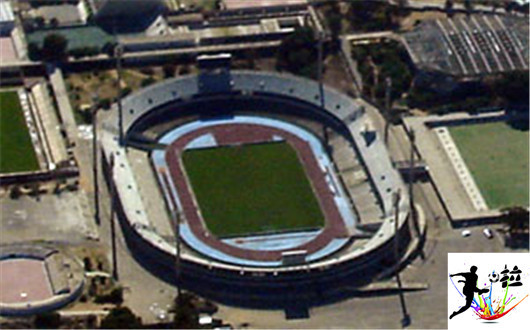 非洲足球场一览，看后很纳闷儿，人家怎么能出球星呢