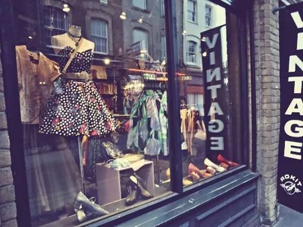 听说日本的淘货天堂“中古店”不仅能淘到绝版大牌还能偶遇大明星