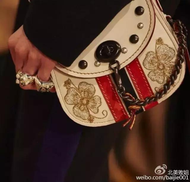 coach新款限定包又变热卖款,coach黑色火爆款