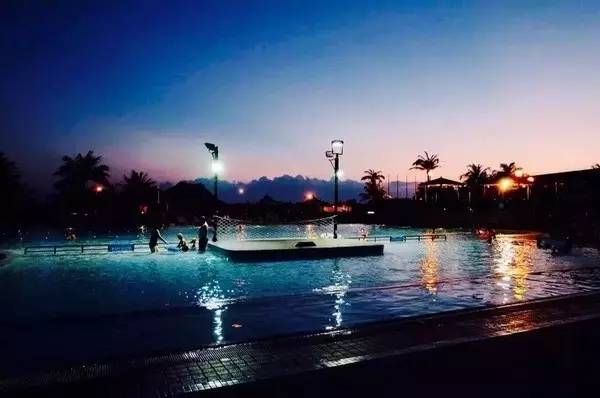 台湾游!阿迪耐克比大陆便宜太多,一定要带上最大的行李箱！