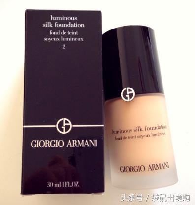 底妆要选择一款滋润度高的粉底液,超持久超自然底妆粉底液