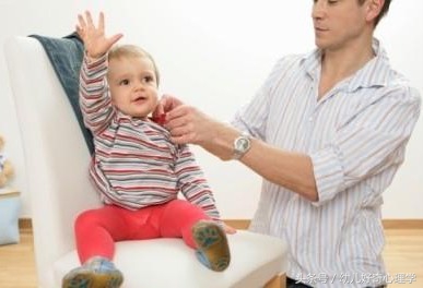 婴幼儿手脚冰凉身上暖和,宝宝浑身发烫手脚发凉怎么处理