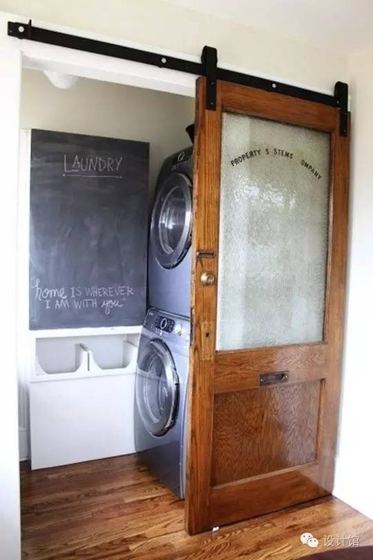 推拉门里面卡东西推不动了,厨房推拉门吊轨推不动怎么修