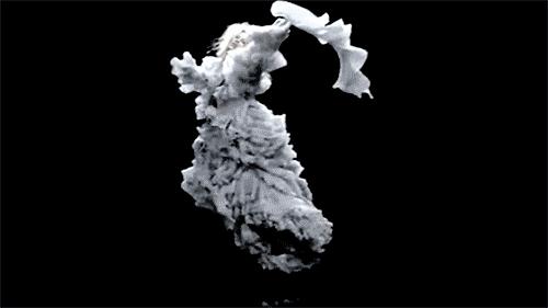 时装周盛世美颜观众,mcqueen24年秋冬走秀解析