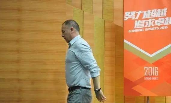 邓加巴西队长,邓加执教巴西队遗留问题