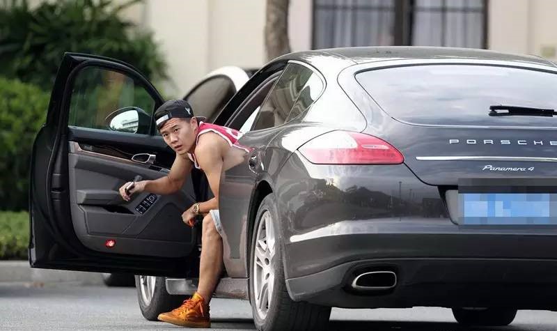 国足队长吴曦什么车,国足武磊开什么车