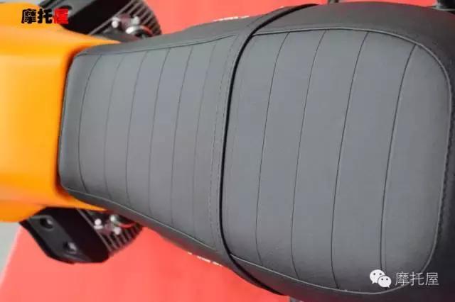 意大利的文艺绅士，屋君试驾GuzziV7Ⅱ