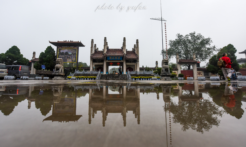 埃菲尔铁塔才区区百年，开封铁塔已矗立千年