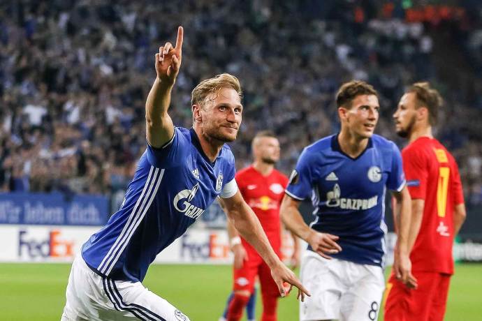 沙尔克04赢拜仁,沙尔克04主场呐喊