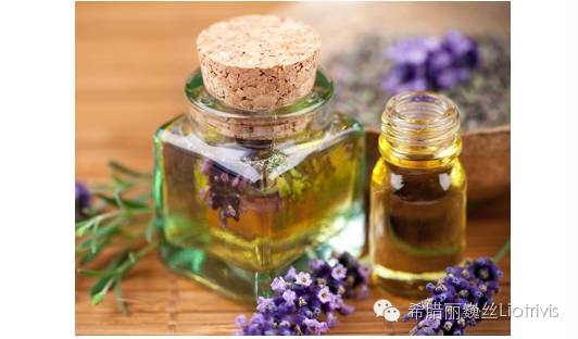 用了茶树精油祛痘脸上干燥起皮 (茶树祛痘凝胶精油功效怎么样)