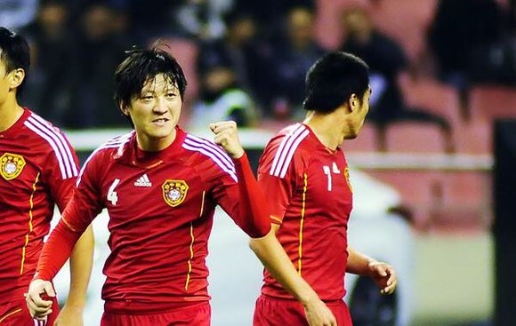 国足巅峰范志毅,国足38岁队长被炮轰