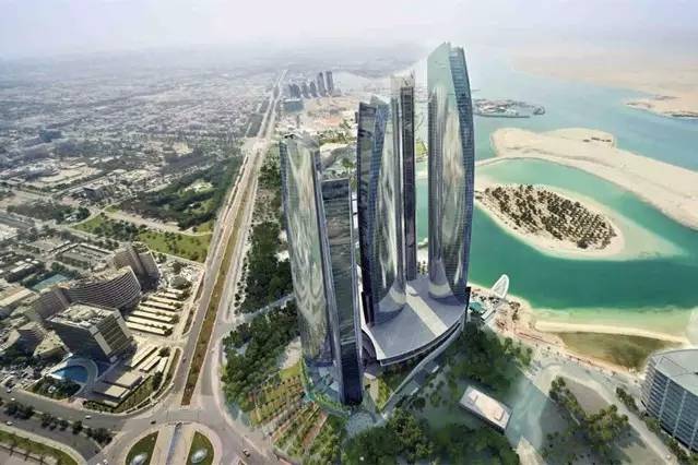 波斯湾双城记：天方夜谭般的魔幻色彩