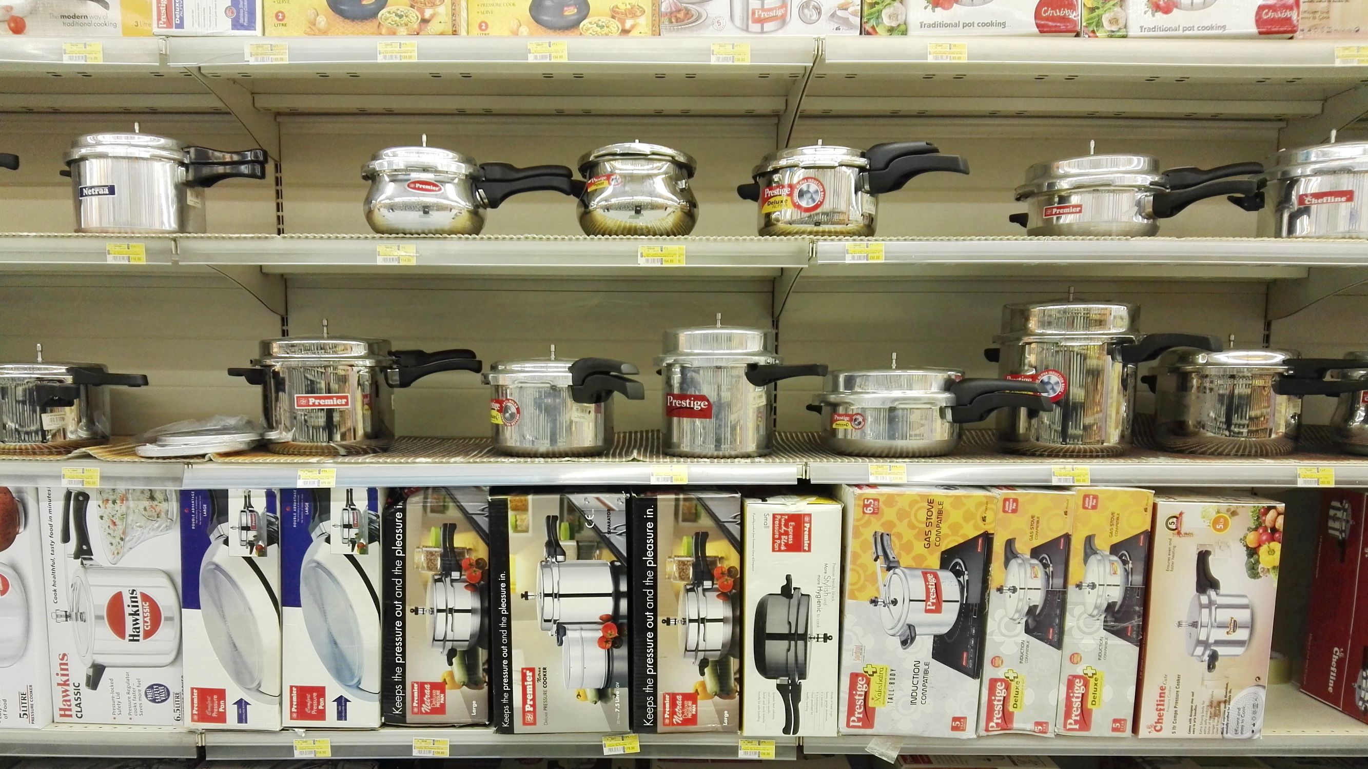 沙特阿拉伯的超市，最爱聘请男收银员