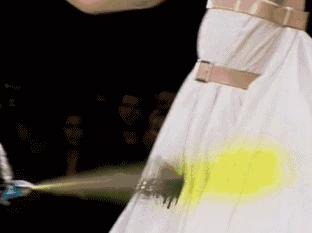 时装周盛世美颜观众,mcqueen24年秋冬走秀解析