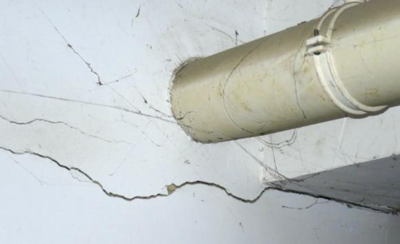 自建房室内楼板裂缝怎么处理,房屋楼板开裂如何修复