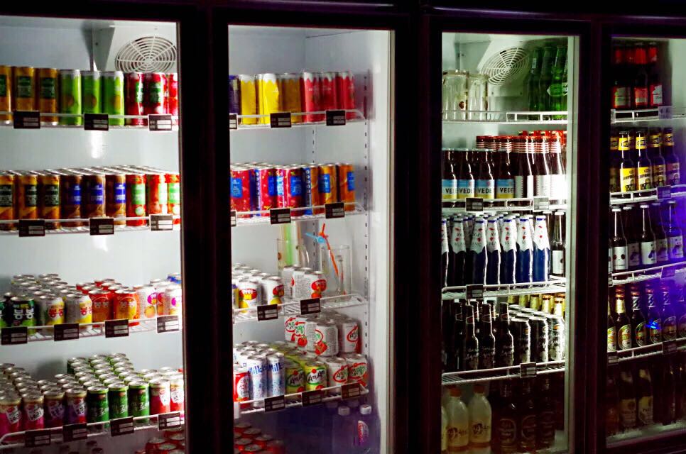 第一次吃烧烤串被惊艳,山洞里吃饭是一种什么体验