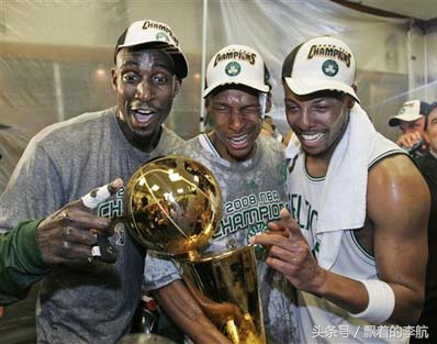 足球和篮球的两大传奇,加内特托蒂