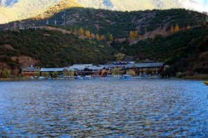 初冬的泸沽湖视频,初冬泸沽湖的水