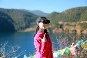 初冬的泸沽湖视频,初冬泸沽湖的水