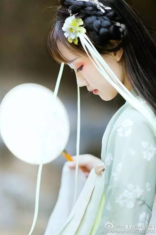 何处合成愁离人心上秋全文,离人心上秋萧萧