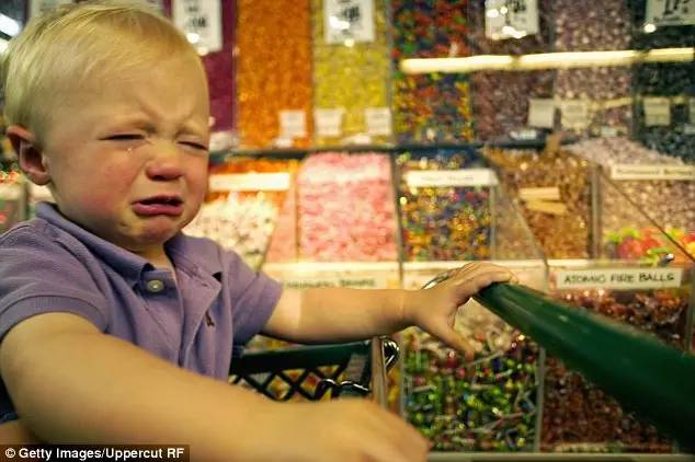 整治熊孩子不被家长说,盘点那些整治熊孩子的解气瞬间